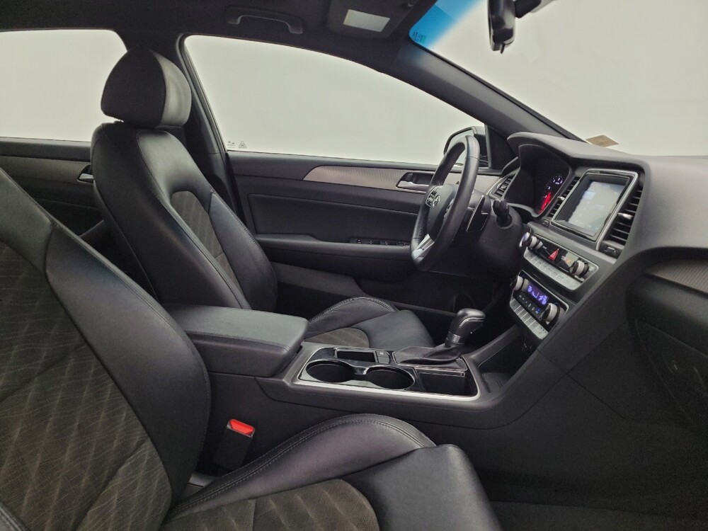 2019 Hyundai Sonata in Maple Heights, OH 44137 - 18071736 21