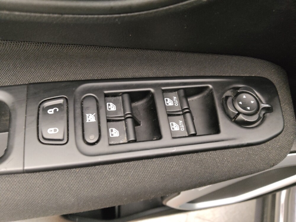 2019 Jeep Renegade in St. Louis, MO 63136 - 18071764 27