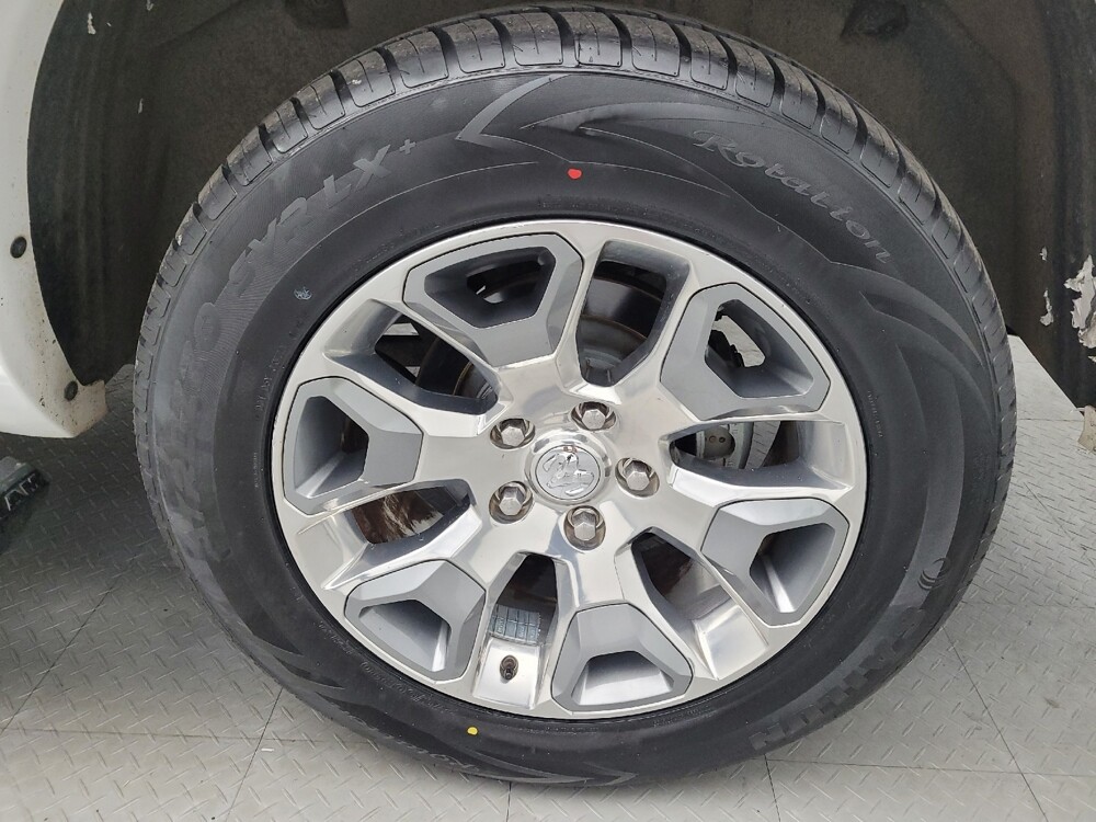 2017 RAM 1500 in Fairfield, OH 45014 - 18071790 31