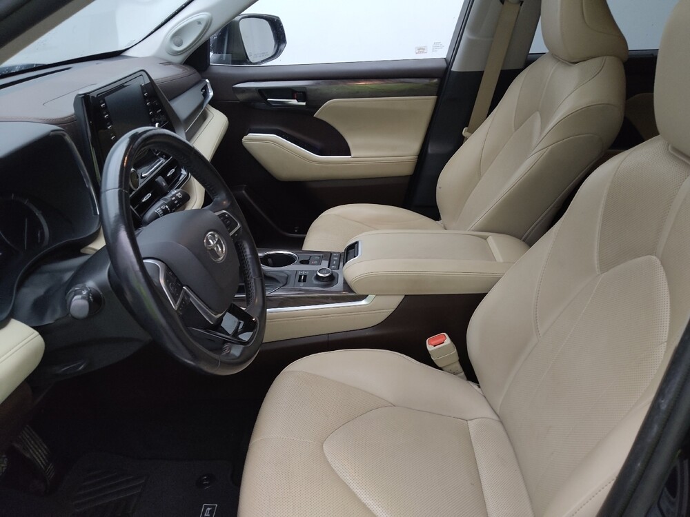 2020 Toyota Highlander in St. Louis, MO 63136 - 18071799 17