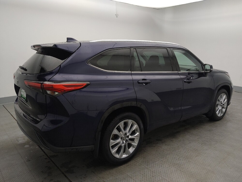 2020 Toyota Highlander in St. Louis, MO 63136 - 18071799 10