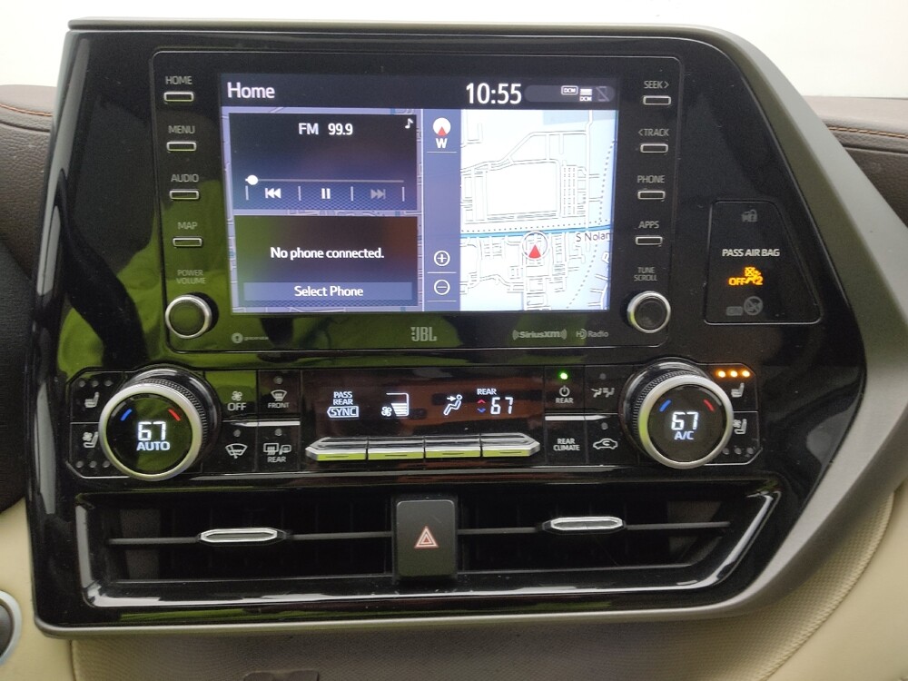 2020 Toyota Highlander in St. Louis, MO 63136 - 18071799 25