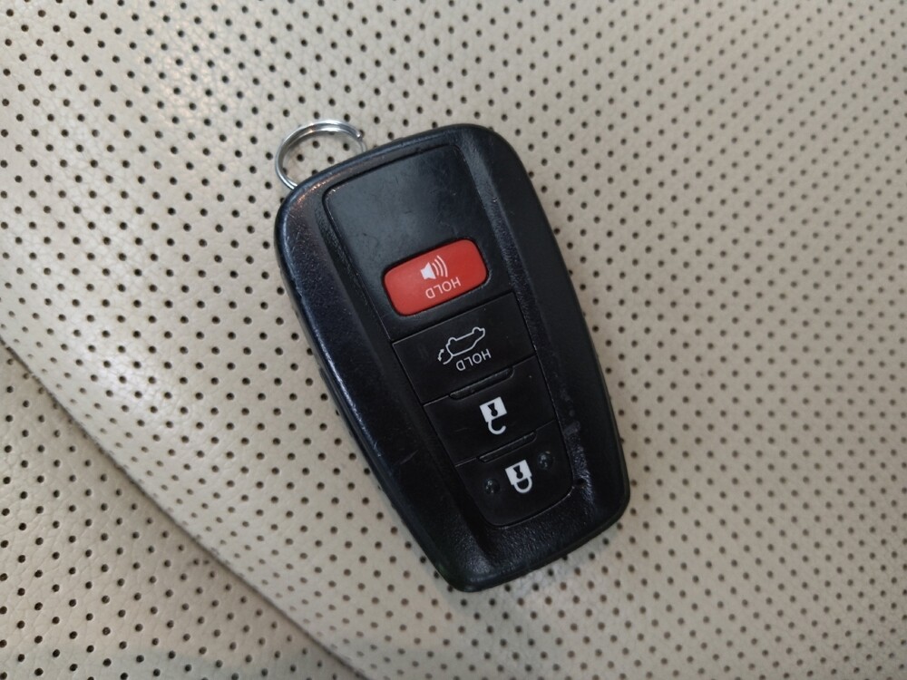 2020 Toyota Highlander in St. Louis, MO 63136 - 18071799 32