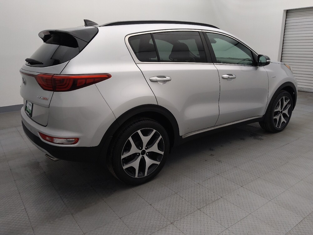 2019 Kia Sportage in Houston, TX 77034 - 18071801 10