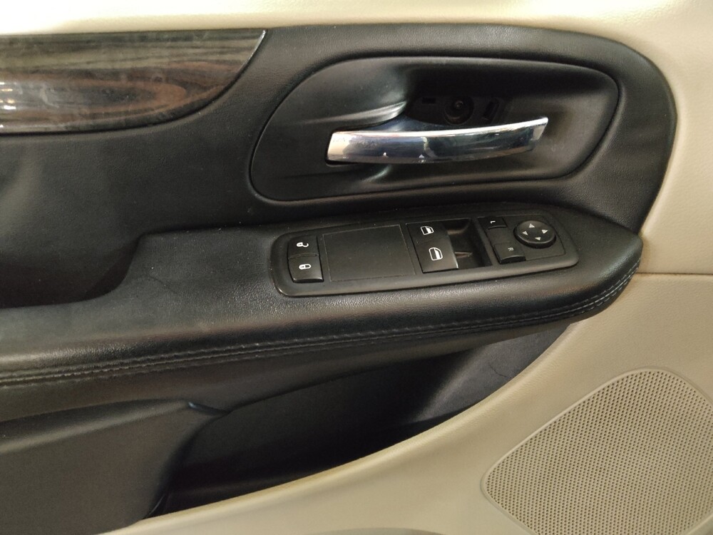 2016 Dodge Grand Caravan in Lubbock, TX 79424 - 18071830 27