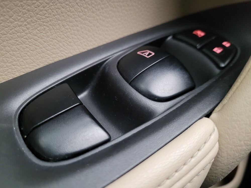 2017 Nissan Rogue in Glendale, AZ 85301 - 18071873 27