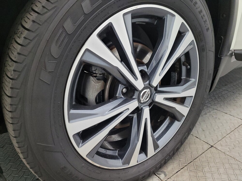 2017 Nissan Rogue in Glendale, AZ 85301 - 18071873 31