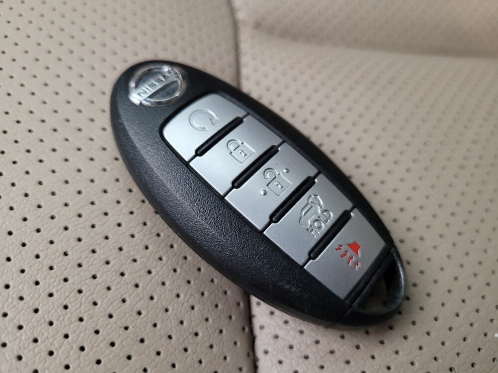 2017 Nissan Rogue in Glendale, AZ 85301 - 18071873 32