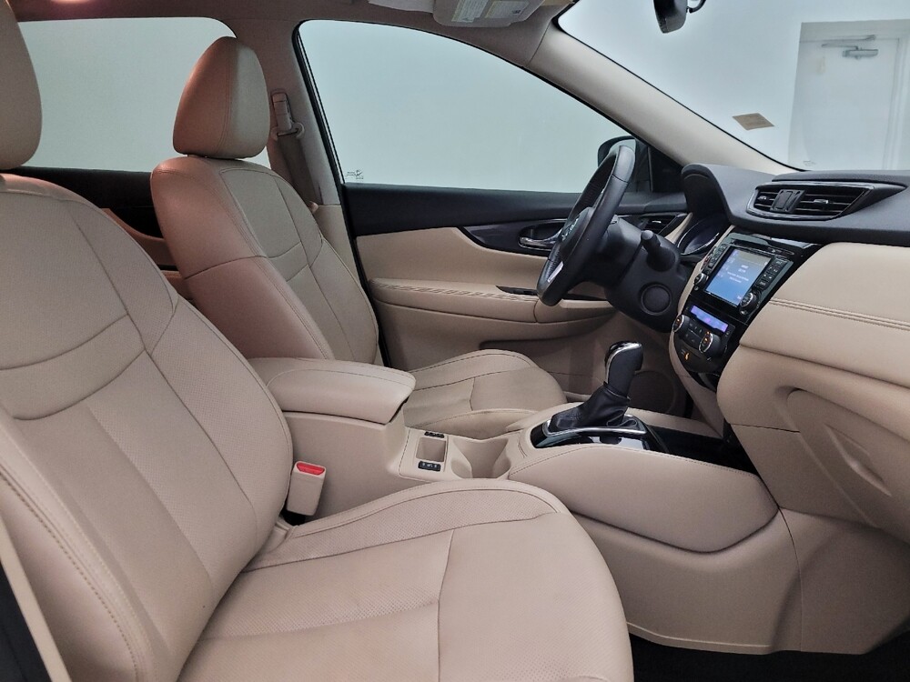 2017 Nissan Rogue in Glendale, AZ 85301 - 18071873 21