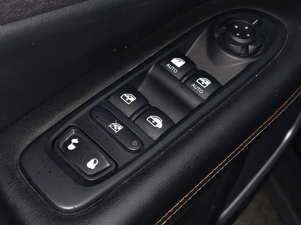 2018 Jeep Compass in Orlando, FL 32808 - 18071935 27