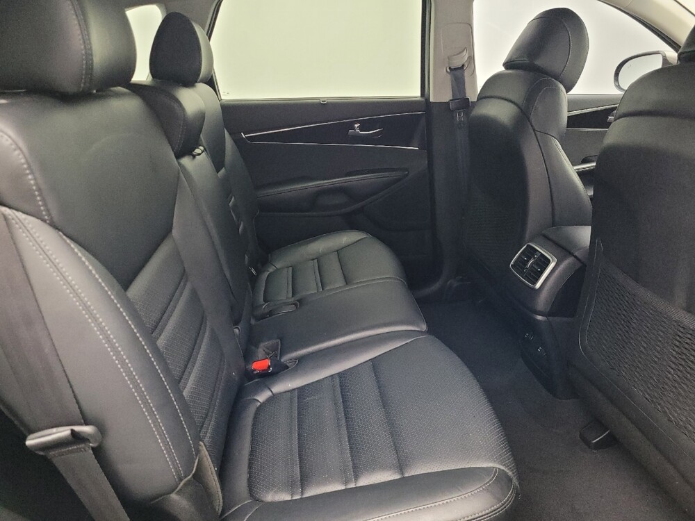 2017 Kia Sorento in Orlando, FL 32808 - 18071937 19