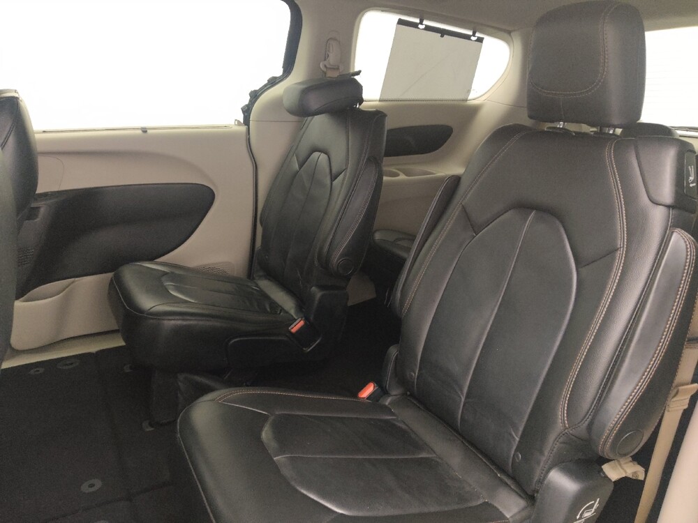 2017 Chrysler Pacifica in Jacksonville, FL 32210 - 18071948 18