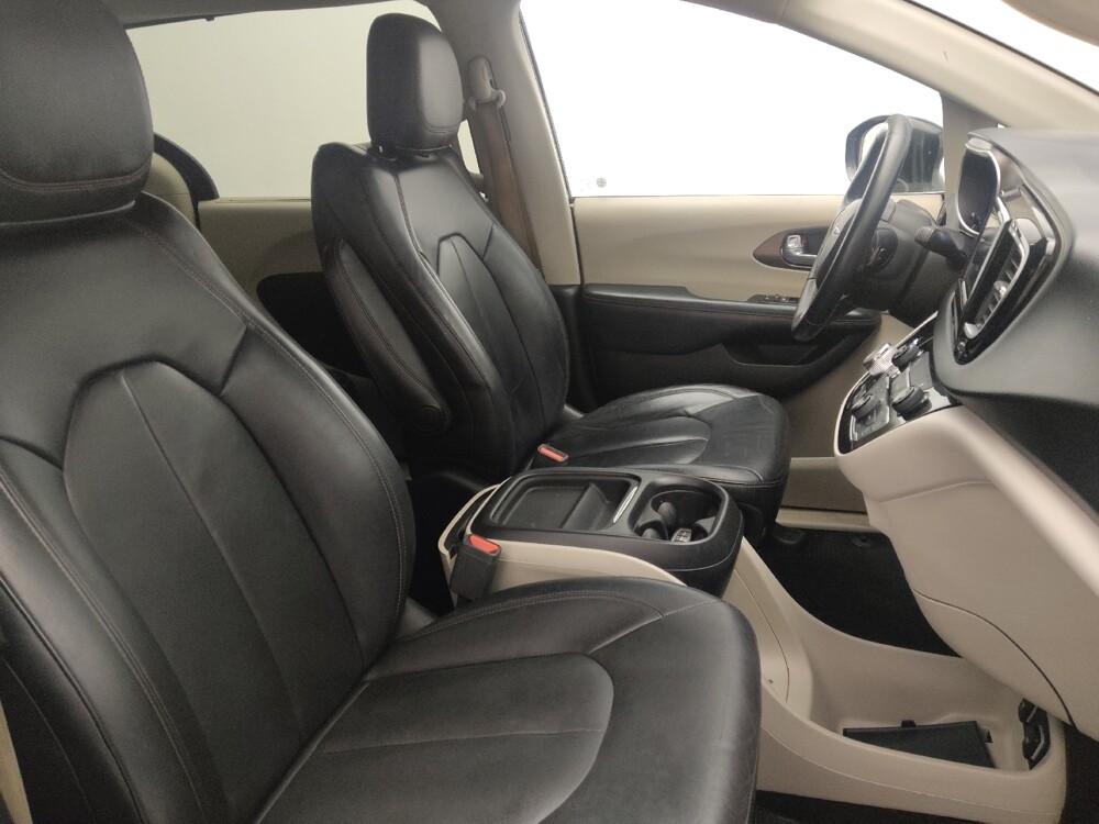 2017 Chrysler Pacifica in Jacksonville, FL 32210 - 18071948 21