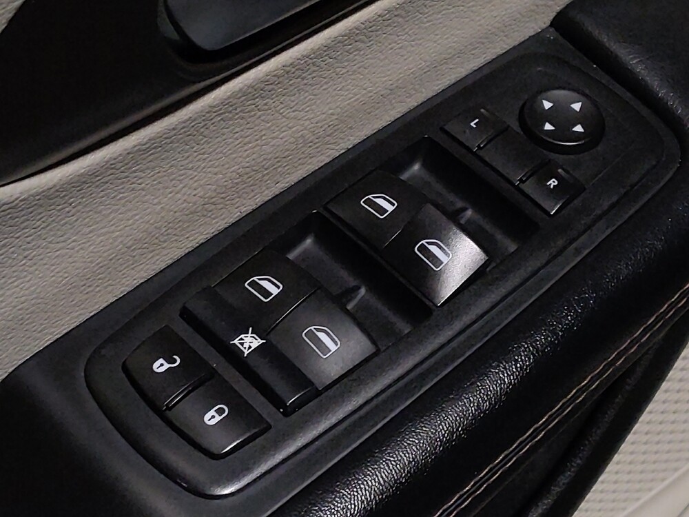 2017 Chrysler Pacifica in Jacksonville, FL 32210 - 18071948 27