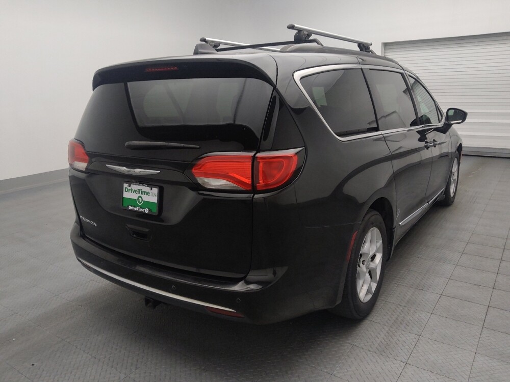 2017 Chrysler Pacifica in Jacksonville, FL 32210 - 18071948 9