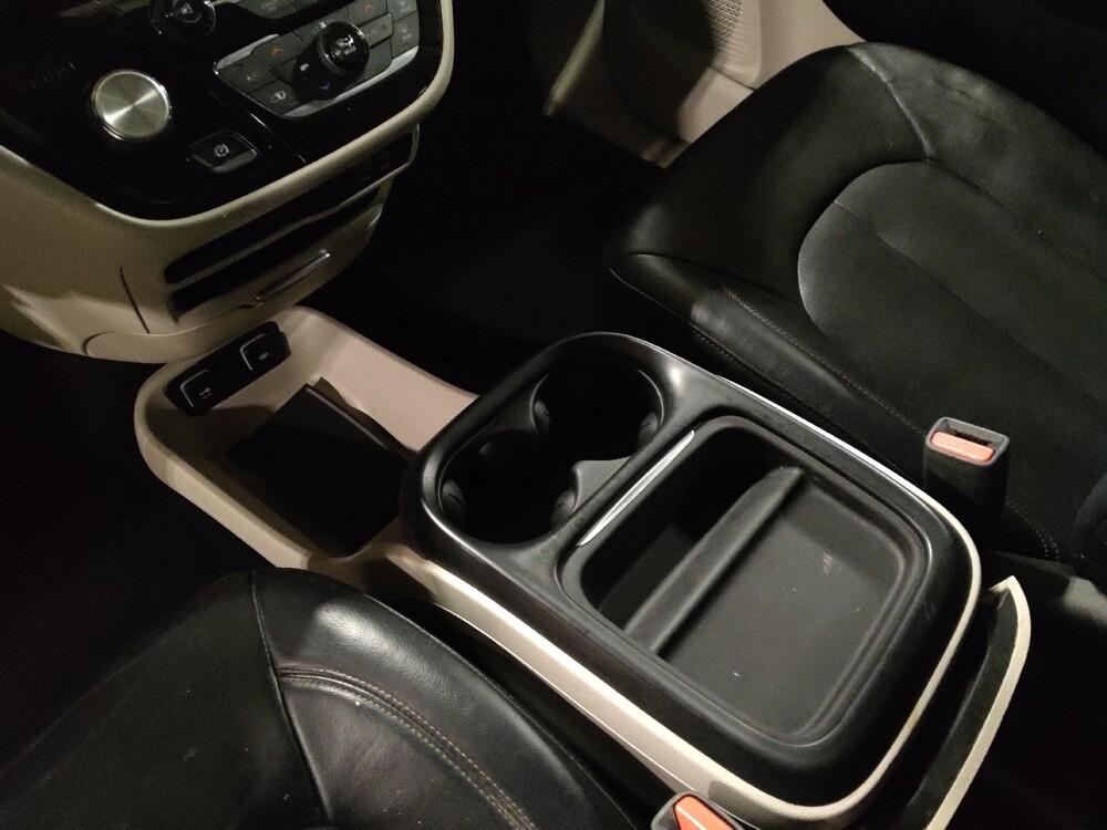 2017 Chrysler Pacifica in Jacksonville, FL 32210 - 18071948 26