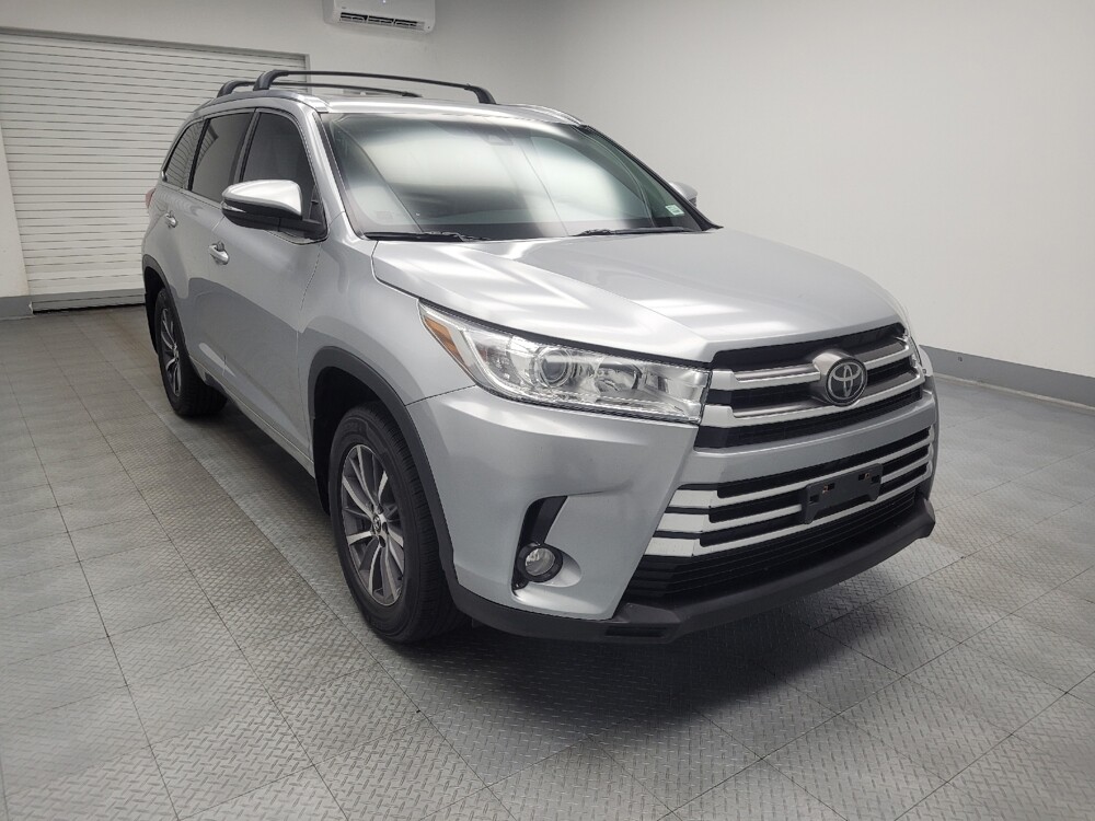 2017 Toyota Highlander in Highland, IN 46322 - 18072031 13