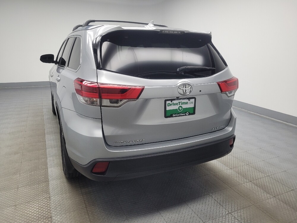 2017 Toyota Highlander in Highland, IN 46322 - 18072031 6