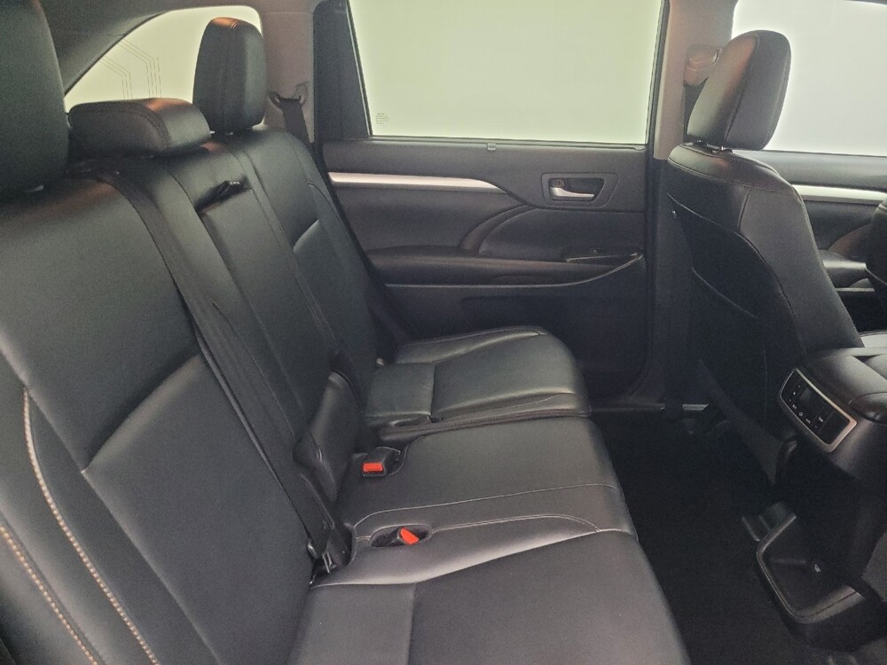 2017 Toyota Highlander in Highland, IN 46322 - 18072031 19