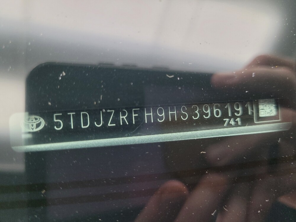 2017 Toyota Highlander in Highland, IN 46322 - 18072031 33