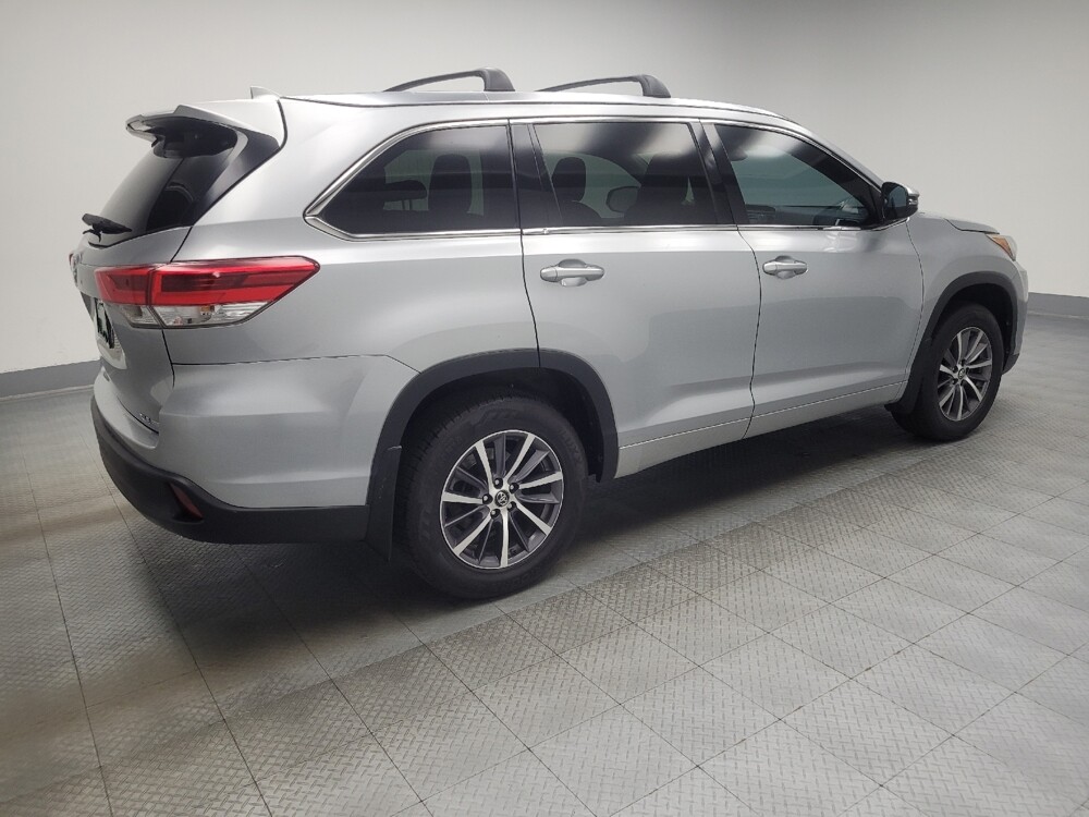 2017 Toyota Highlander in Highland, IN 46322 - 18072031 10