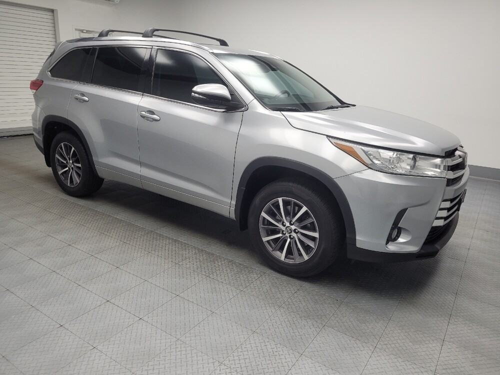 2017 Toyota Highlander in Highland, IN 46322 - 18072031 11