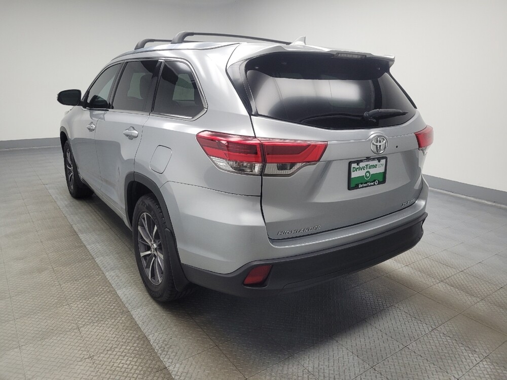 2017 Toyota Highlander in Highland, IN 46322 - 18072031 5