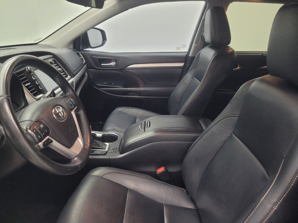 2017 Toyota Highlander in Highland, IN 46322 - 18072031 17