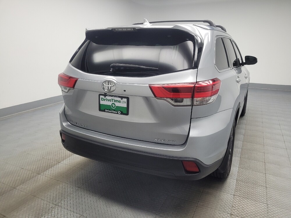 2017 Toyota Highlander in Highland, IN 46322 - 18072031 7