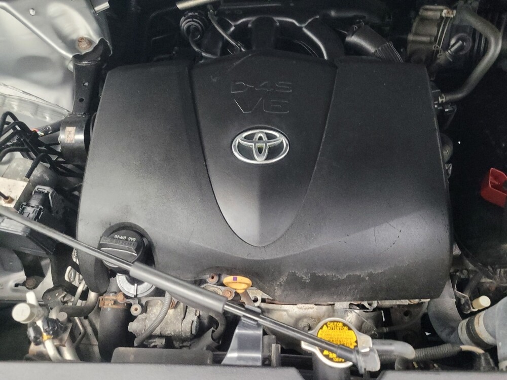 2017 Toyota Highlander in Highland, IN 46322 - 18072031 30