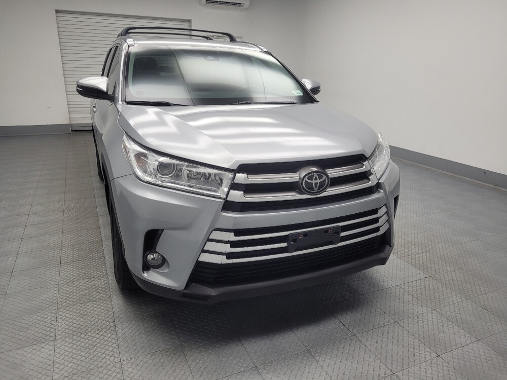 2017 Toyota Highlander in Highland, IN 46322 - 18072031 14