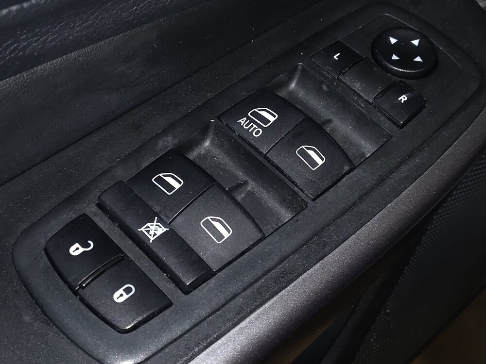 2019 Jeep Cherokee in Sanford, FL 32773 - 18072048 27