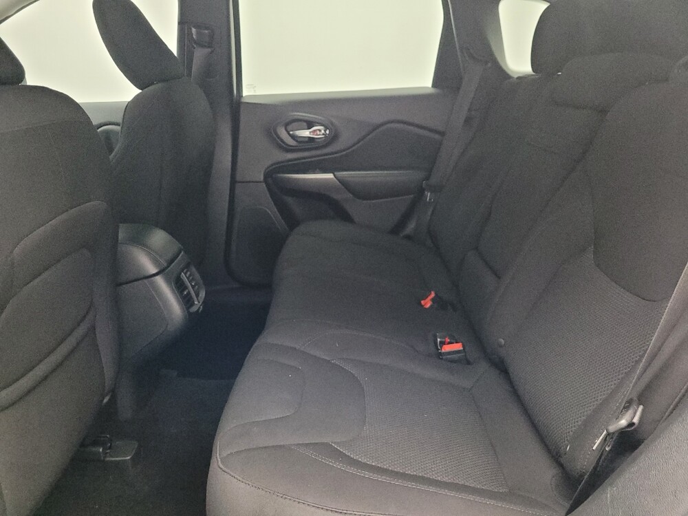 2019 Jeep Cherokee in Sanford, FL 32773 - 18072048 18