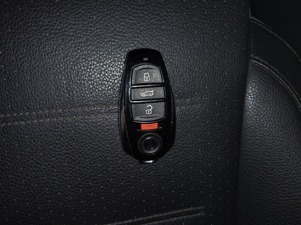 2016 Volkswagen Touareg in Sanford, FL 32773 - 18072083 32