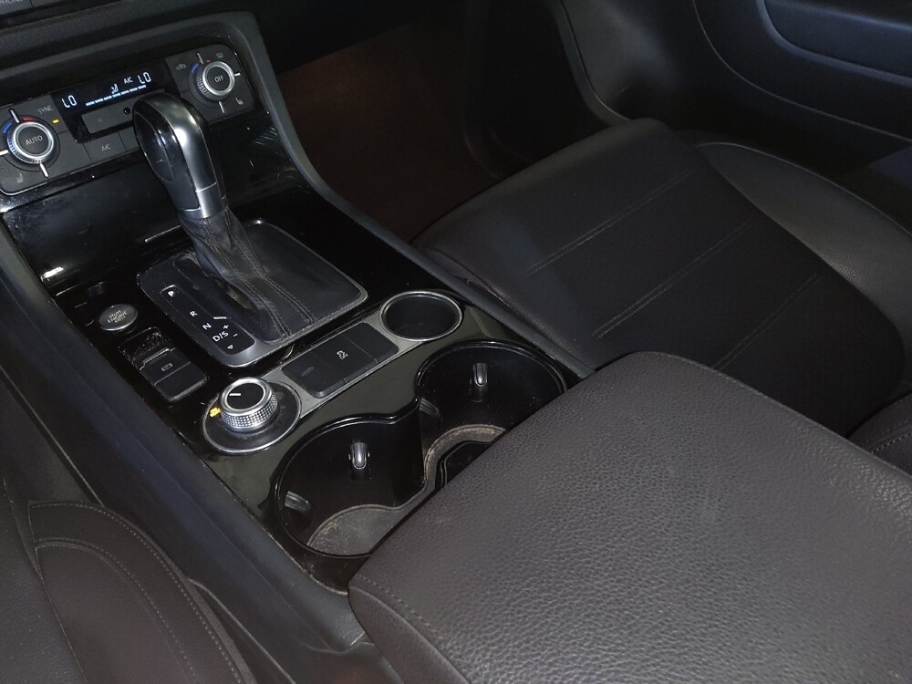 2016 Volkswagen Touareg in Sanford, FL 32773 - 18072083 26