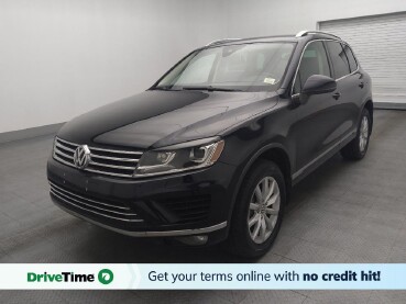 2016 Volkswagen Touareg in Sanford, FL 32773