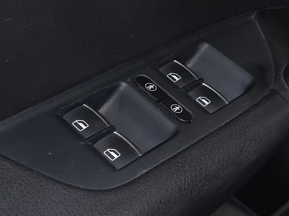 2016 Volkswagen Touareg in Sanford, FL 32773 - 18072083 27