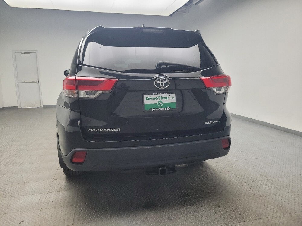 2018 Toyota Highlander in Eastpointe, MI 48021 - 18072090 6
