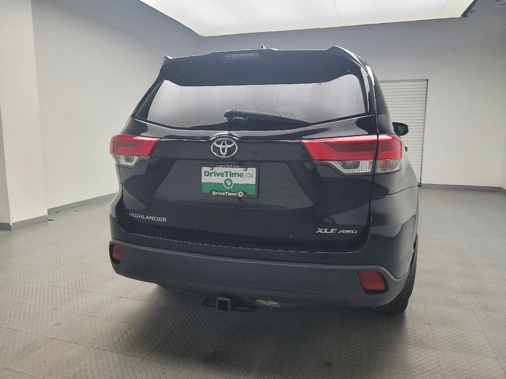 2018 Toyota Highlander in Eastpointe, MI 48021 - 18072090 7