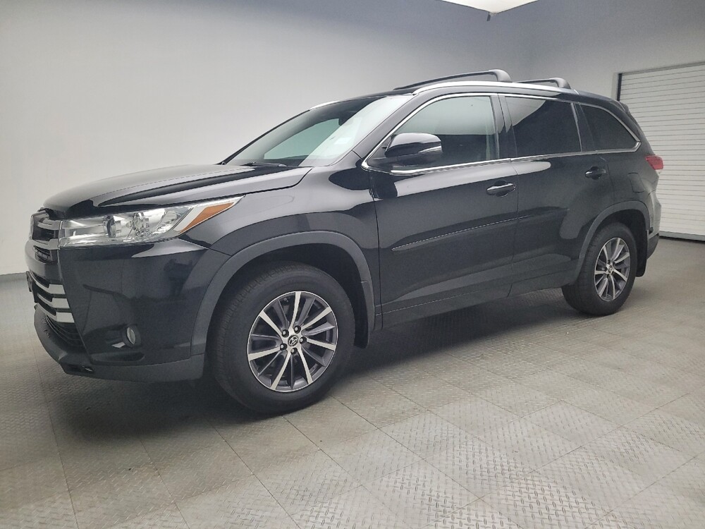 2018 Toyota Highlander in Eastpointe, MI 48021 - 18072090 2