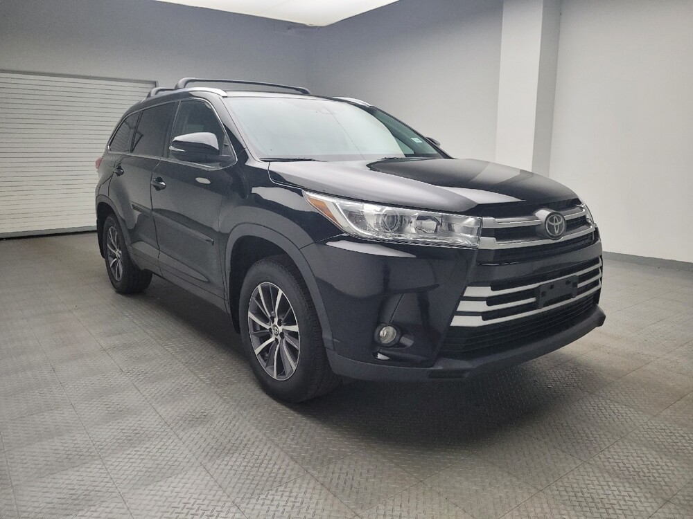 2018 Toyota Highlander in Eastpointe, MI 48021 - 18072090 13