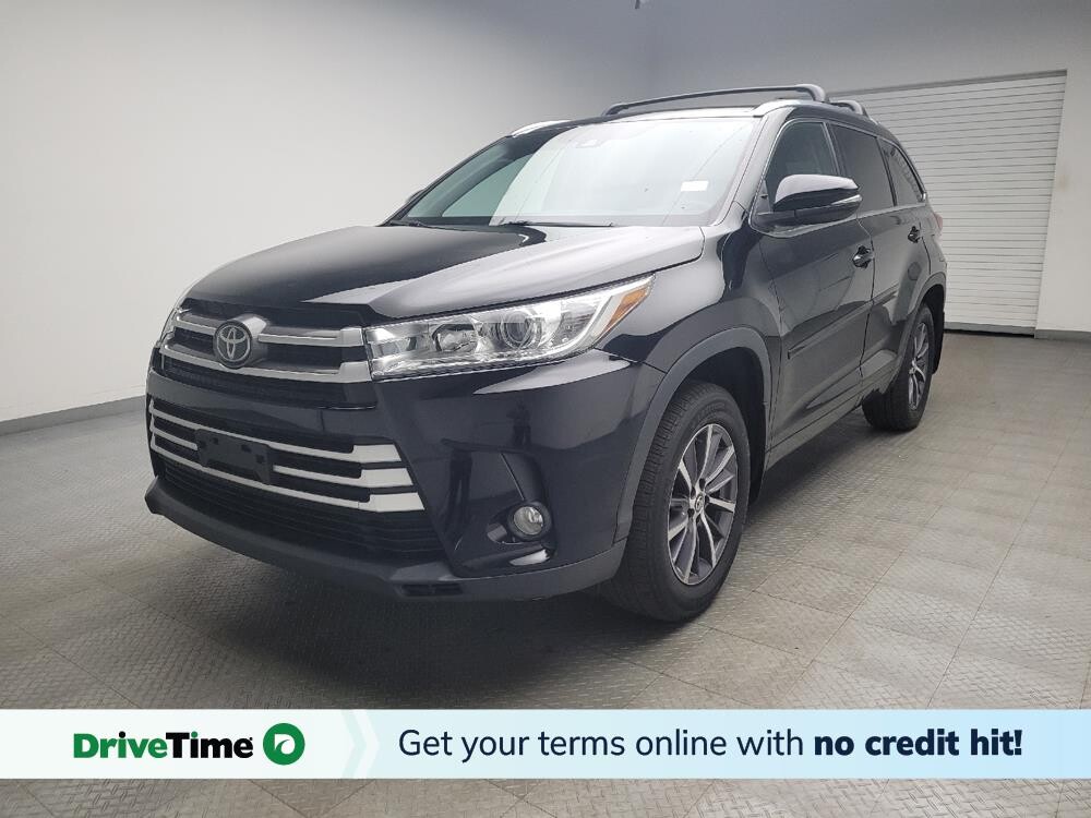 2018 Toyota Highlander in Eastpointe, MI 48021 - 18072090