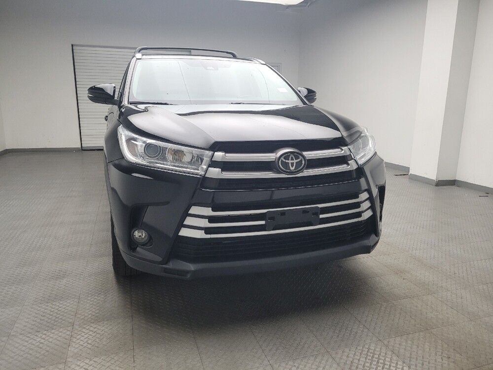 2018 Toyota Highlander in Eastpointe, MI 48021 - 18072090 14