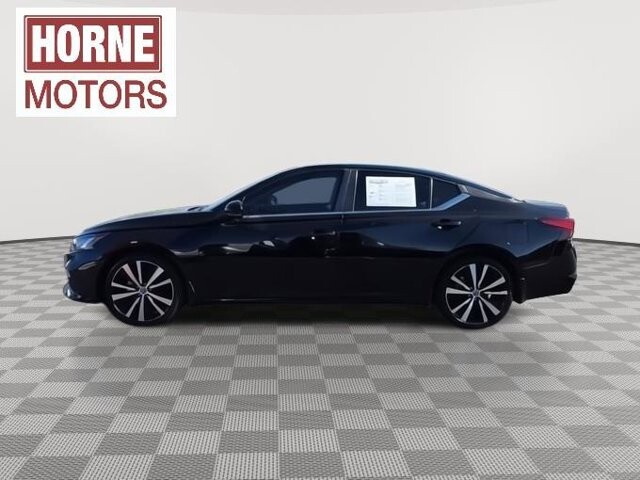 2021 Nissan Altima in Mesa, AZ 85212 - 18072137 4