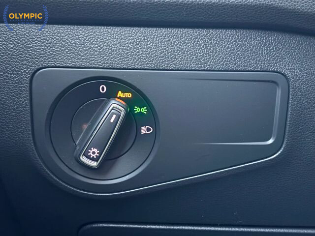 2018 Volkswagen Tiguan in Decatur, GA 30032 - 18072152 34