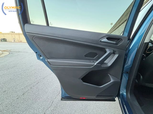 2018 Volkswagen Tiguan in Decatur, GA 30032 - 18072152 44