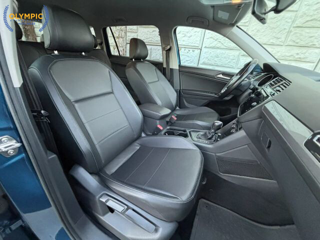 2018 Volkswagen Tiguan in Decatur, GA 30032 - 18072152 37