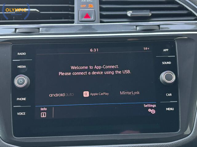 2018 Volkswagen Tiguan in Decatur, GA 30032 - 18072152 28