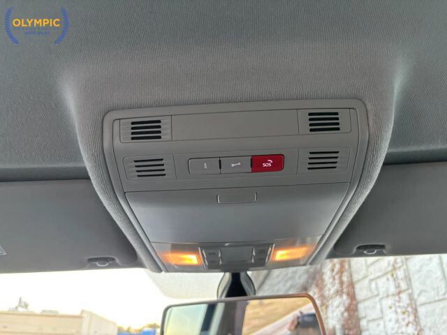 2018 Volkswagen Tiguan in Decatur, GA 30032 - 18072152 35