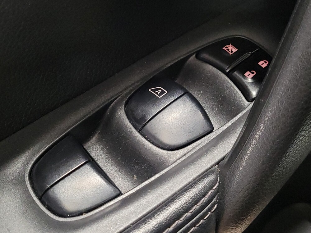 2018 Nissan Rogue Sport in Kissimmee, FL 34744 - 18072248 27